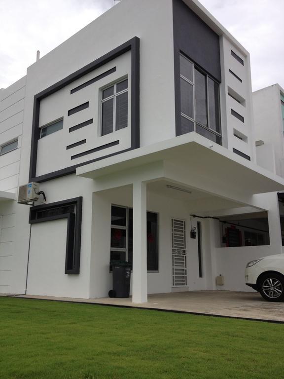 Comfort Holiday Home @ Bukit Indah Johor Bahru Exterior photo