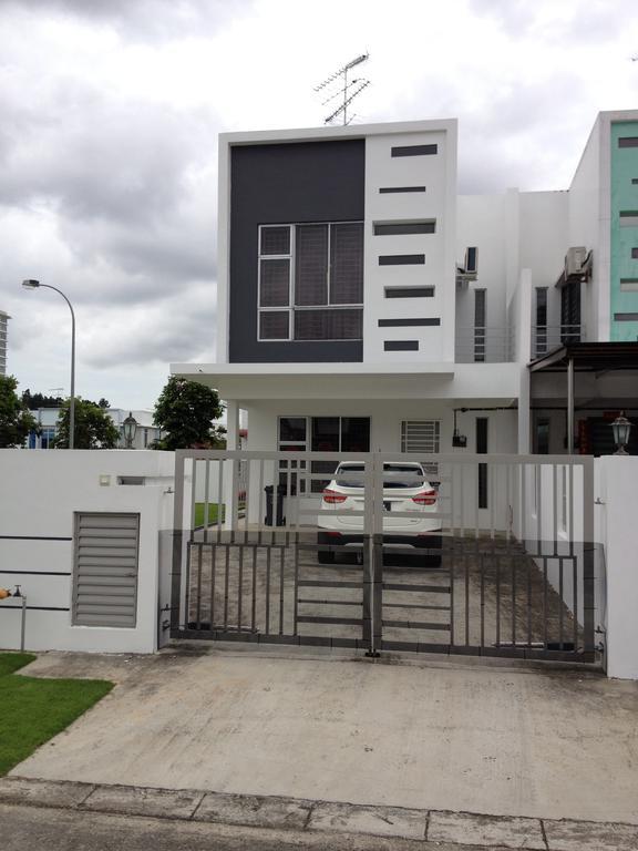 Comfort Holiday Home @ Bukit Indah Johor Bahru Exterior photo