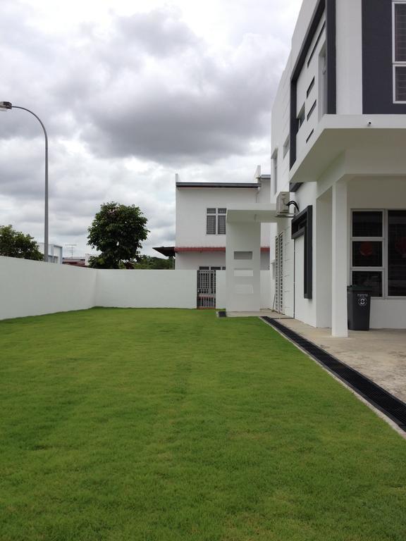 Comfort Holiday Home @ Bukit Indah Johor Bahru Exterior photo